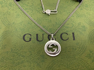 Pre-Loved GUCCI Interlocking G Silver Women's Pendant - SMY Digital
