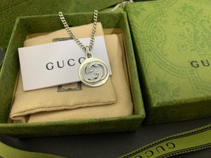 Pre-Loved GUCCI Interlocking G Silver Women's Pendant - SMY Digital