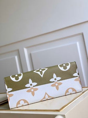 Pre-Loved LOUIS VUITTON Green Monogram Giant OnTheGo - SMY Digital