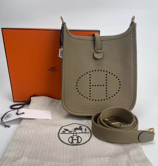 Hermès Evelyne TPM Bag in Beige Clemence Leather with Gold Hardware – W Stamp (2024)