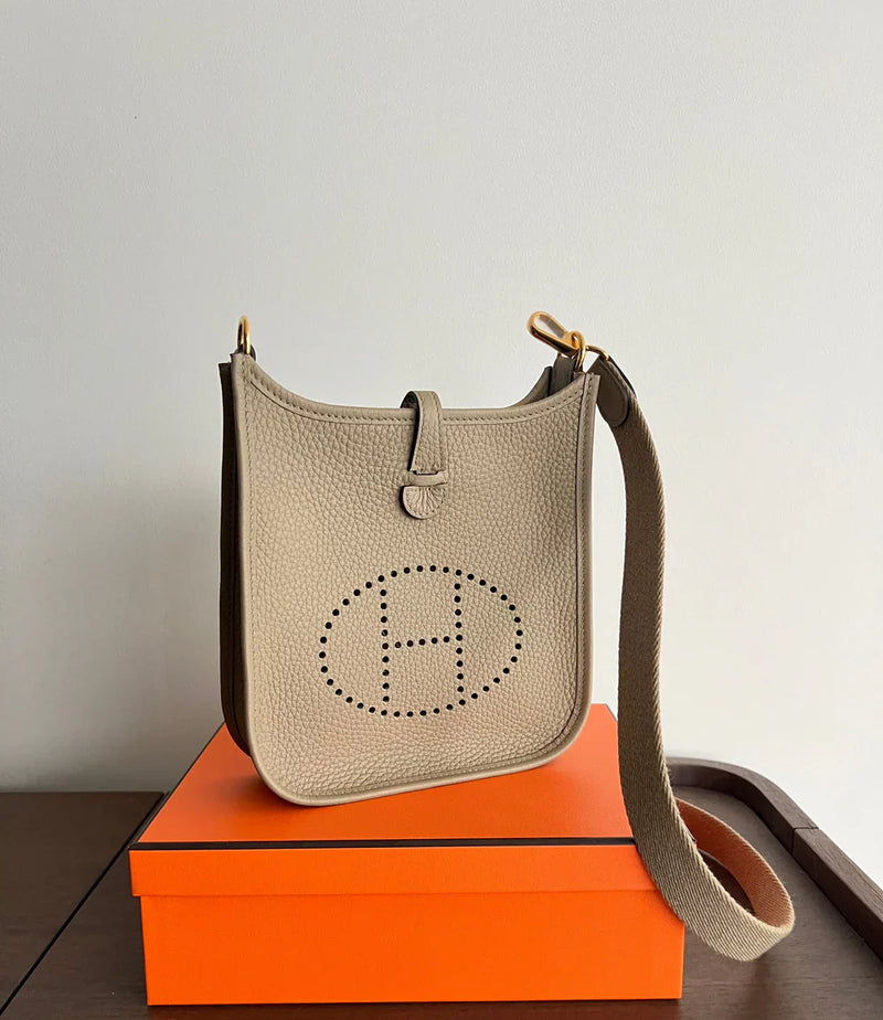 Hermès Evelyne TPM Bag in Beige Clemence Leather with Gold Hardware – W Stamp (2024)