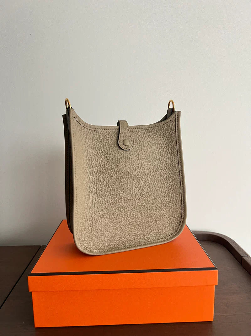 Hermès Evelyne TPM Bag in Beige Clemence Leather with Gold Hardware – W Stamp (2024)