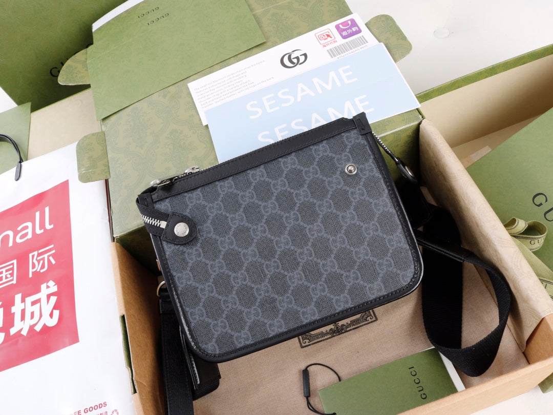 Pre-Loved GUCCI Messenger bag Black with Interlocking G - SMY Digital