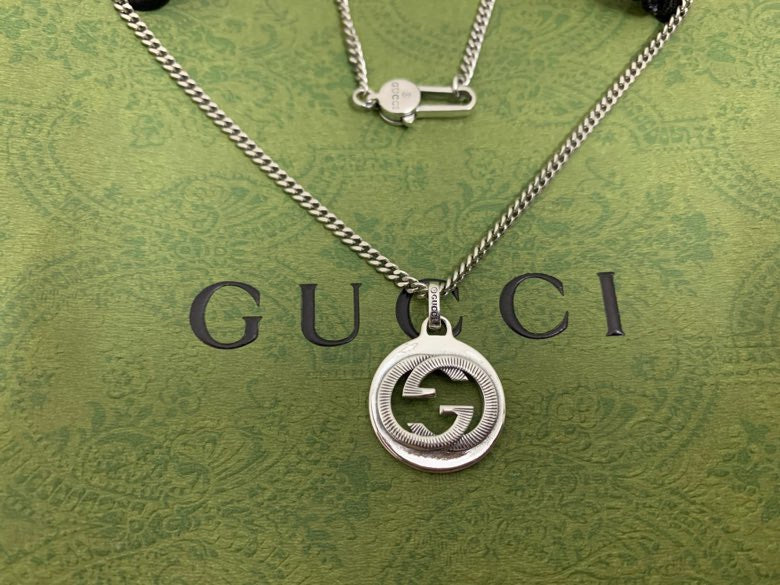 Pre-Loved GUCCI Interlocking G Silver Women's Pendant - SMY Digital