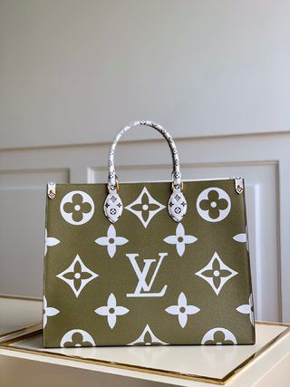 Pre-Loved LOUIS VUITTON Green Monogram Giant OnTheGo - SMY Digital
