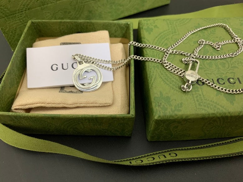 Pre-Loved GUCCI Interlocking G Silver Women's Pendant - SMY Digital