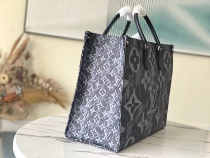 Pre-Loved Louis Vuitton Onthego Escale GM - SMY Digital