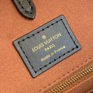 Pre-Loved LOUIS VUITTON Empreinte Monogram Giant Wild At Heart Onthego MM - SMY Digital